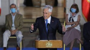 Piñera irrumpe en la campaña electoral proponiendo la Pensión Garantizada Universal