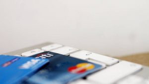 Sernac lanza primer comparador de tarjetas de crédito