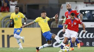 Chile pierde con Brasil y depende de tres resultados para ir al repechaje