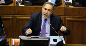 Senador Chahuán pide urgencia a nueva ley de isapres