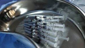 Efectividad de la vacuna Moderna y efectos secundarios
