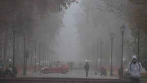 Santiaguinos despiertan con densa niebla en la región Metropolitana