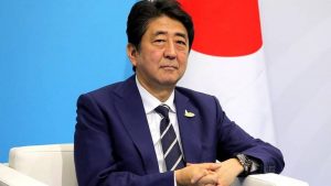 Ex primer ministro japonés es asesinado durante acto de campaña