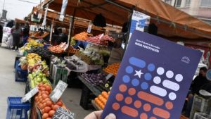 Encuesta Criteria: Rechazo cae tres puntos (45%), en tanto el Apruebo se acerca con un 36% (+5)