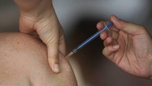 Moderna denunció que Pfizer y BioNTech copiaron su tecnología de la vacuna contra el Covid-19