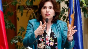Ministra Uriarte afirmó que el Gobierno acompañará en la tramitación del proyecto que busca cesar diputados por actos de violencia