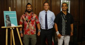 Felipe Ward y repatración de moai: 