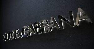 Dolce & Gabbana enfrenta crisis en China por anuncios e insultos