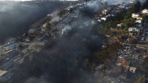 Incendio consume cerca de 500 viviendas en Viña del Mar