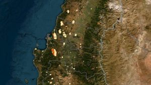 Revisa las imágenes de los incendios forestales en Ñuble y Biobío publicadas por la NASA