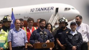 Presidente Boric recibe avión Ten Tanker: 