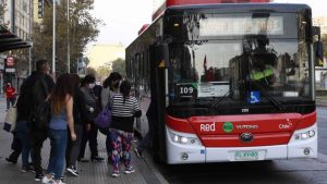Tarifa de transporte público se congelará hasta fines de 2023