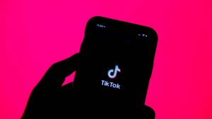 Máximo una hora: TikTok anunció funciones que restringen uso de su aplicación a menores de edad