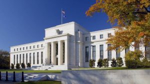 Reserva Federal de Estados Unidos sube tasas de interés en 25 puntos base