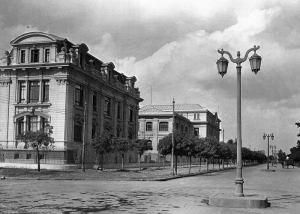 1883: Llega la electricidad a la Plaza de Armas