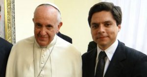 Exsecretario del Papa adelanta salida de obispos chilenos