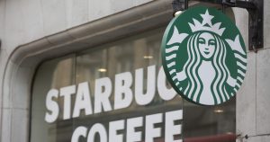 Starbucks piensa crecer en EE.UU. con mayor servicio de reparto