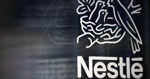 Nestlé se vuelve vegana con hamburguesa sin carne y leche de nuez