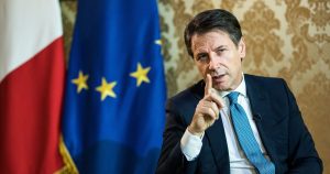 Populistas de Italia se imponen en larga batalla presupuestaria