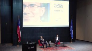 Khanna y el Chile avanzado pero con lenta digitalizacion