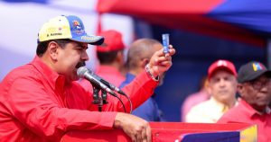 Maduro se mueve entre el Papa, el hambre, los mercenarios rusos y el 4F