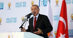 Erdogan a votantes: Fíjense en precios de balas y no de tomates