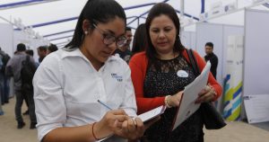 Cifras de empleo tropiezan y proyectan un consumo más moderado