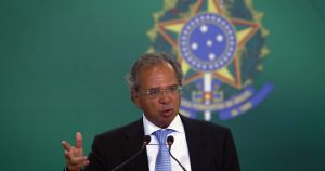 Guedes entra en escena en Brasil ante estancamiento de reforma previsional