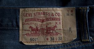 Apertura en bolsa de Levi Strauss apuesta a repunte de los jeans