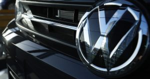 VW sigue el ejemplo de BMW y prueba autos autónomos en Alemania