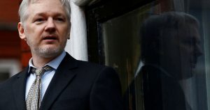 ¿Qué implica el arresto al creador de WikiLeaks?