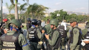 Dos de las cinco divisiones del Ejército venezolano estarían apoyando el levantamiento
