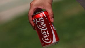 OMS advierte que componente de Coca-Cola podría ser cancerígeno
