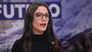 Camila Vallejo y AC contra ministro Ávila: “Se ha inspirado en la homofobia y la discriminación”