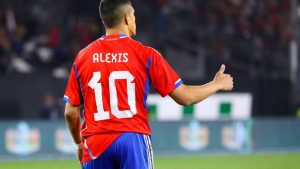 Alexis Sánchez recibe oferta millonaria del fútbol árabe