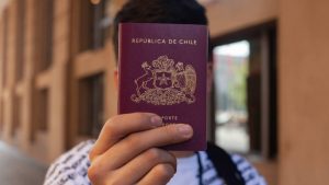 ¿Está en riesgo la Visa Waiver? Exautoridades analizan el alza de deportaciones de 