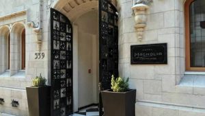 La historia detrás de uno de los hoteles más icónicos de Santiago: el Hotel Magnolia