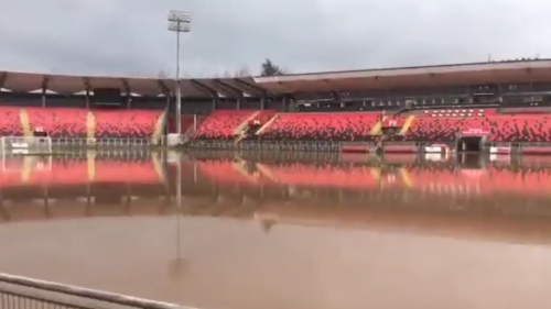 Estadio Fiscal de Talca inundado por desborde de Río Claro