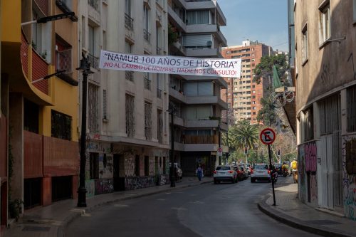 Propuesta de cambio de nombre en calles de Santiago: vecinos de Namur se manifiestan y exigen ser consultados
