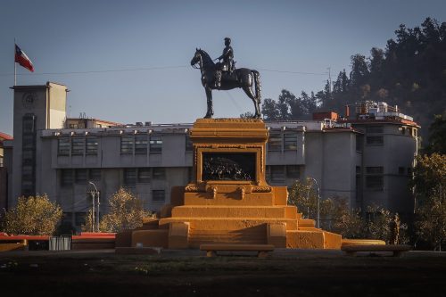 El futuro del monumento al General Baquedano: ¿Debe volver a Plaza Italia?