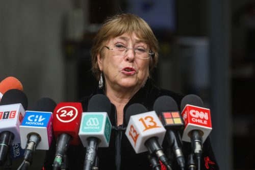 Tras reunión con Boric, Bachelet habló acerca de un ambiente 