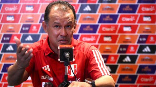 Juan Reynoso entrega la nómina de Perú para jugar ante Paraguay y Brasil