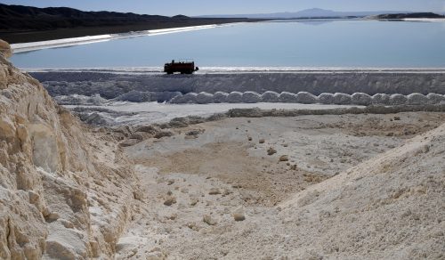 Las claves para entender el acuerdo entre SQM y Codelco para la explotación de litio en el Salar de Atacama
