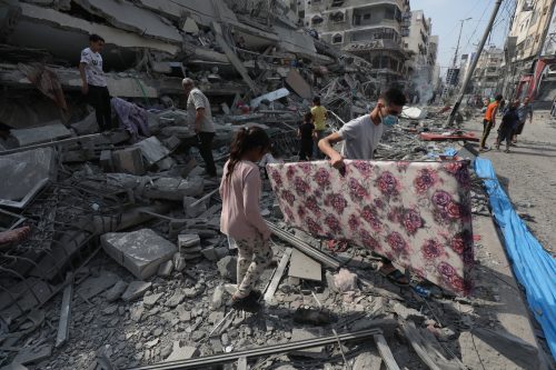 Escala a 25.000 la cifra de muertes en Gaza: cerca del 70% son mujeres y niños