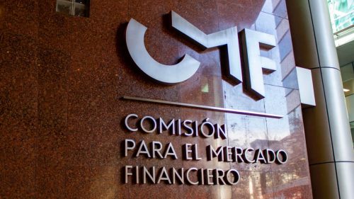 CMF multa a cuatro bancos por entregar créditos a deudores de pensiones de alimentos