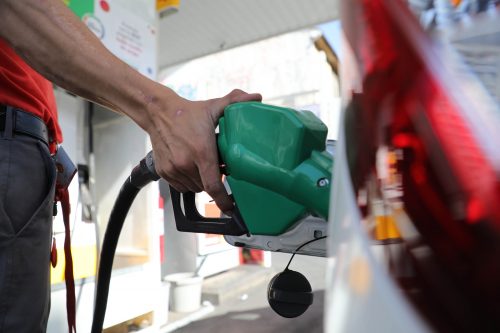 Precio de las bencinas subirán este jueves 29 de febrero