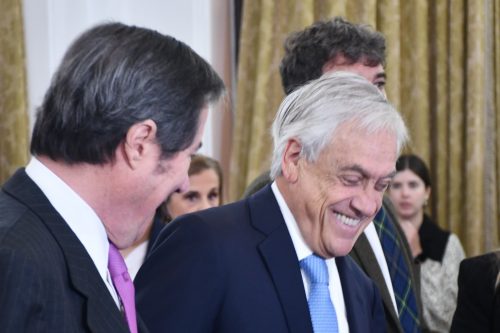 Desde tarjetas de crédito hasta un canal de TV: la exitosa carrera empresarial de Sebastián Piñera
