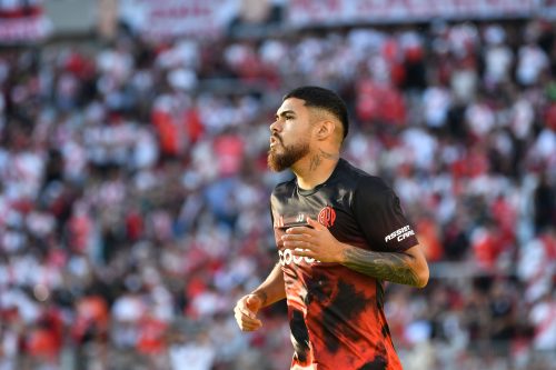Error de Paulo Díaz puso en ventaja a Gimnasia ante River Plate