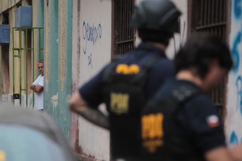 Masivo operativo de la PDI: allanamientos en toma Nuevo Amanecer y Estación Central involucran a más de 800 agentes policiales