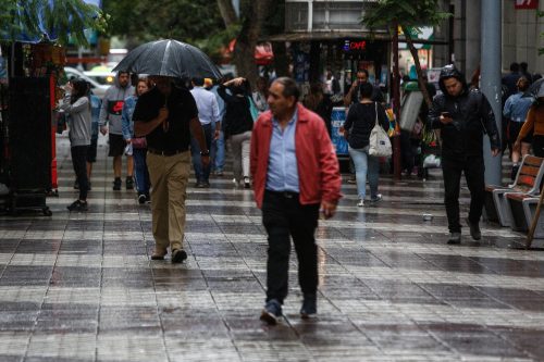 Lluvia en Santiago para este martes: ¿A qué hora y cuánta agua caerá?